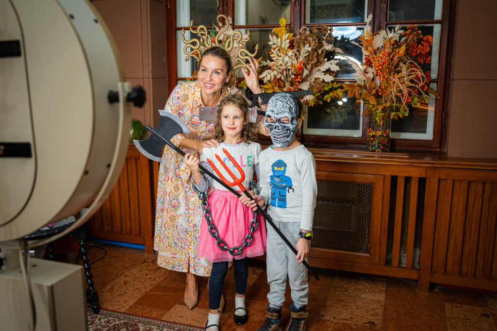 hotel halloween
